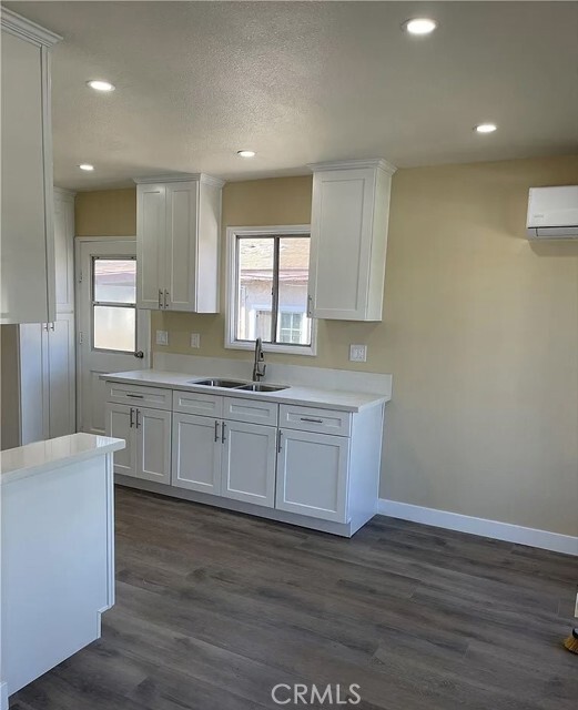 Foto del edificio - 810 E Realty St