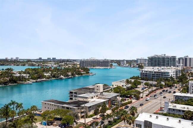 Foto del edificio - 6422 Collins Ave