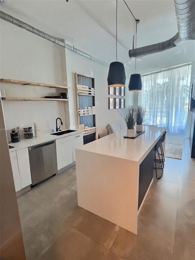 Foto del edificio - 3029 NE 188th St