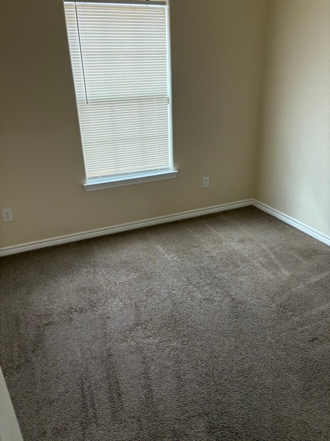 Building Photo - 211 Alyssa Dr