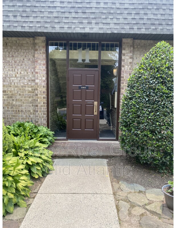 Foto principal - 11611 Vantage Hill Rd