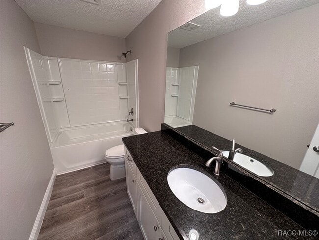 Building Photo - 10427 N Halsey Way
