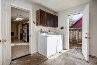 Building Photo - 7315 Foxside Ln