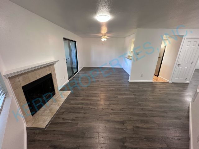 Foto del edificio - Charming 2-Bed Condo in Clackamas – Perfec...