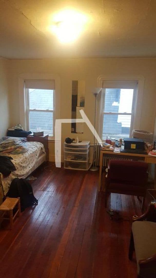 Building Photo - Beautiful 3 Bed/ 1 Bath Available 9/1/26