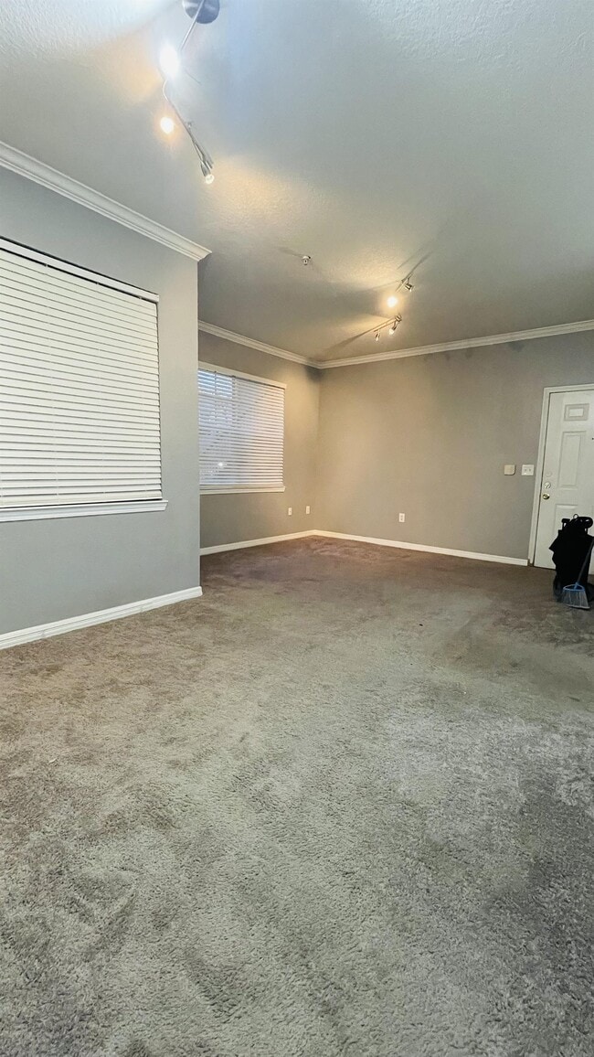 Foto del edificio - 2612 Robert Trent Jones Dr