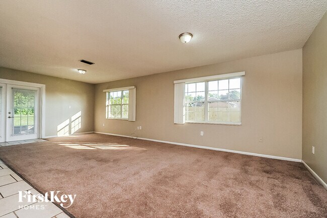 Building Photo - 839 Sherwood Dr