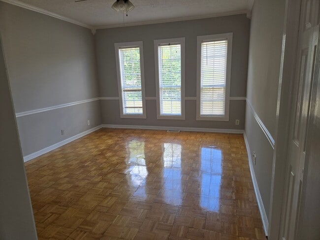 Building Photo - Available Now!  Affordable, Move-In Ready ...