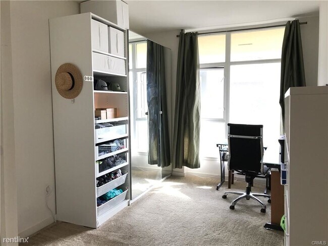 Building Photo - 2 br, 2 bath Condo - 411 W Seaside Way Uni...