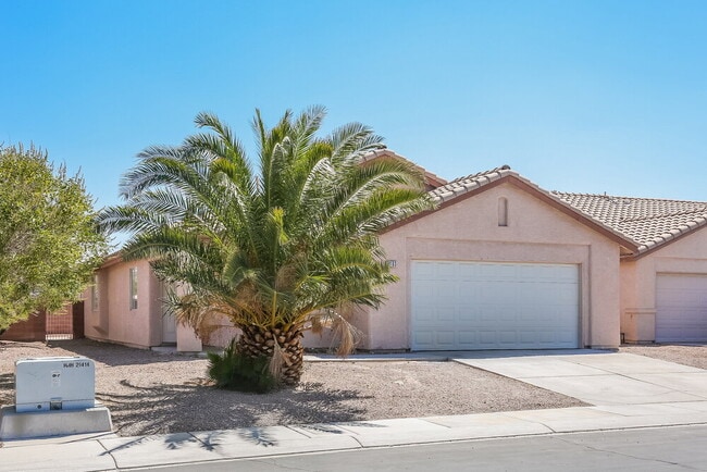 Building Photo - 2103 Point Morada Ave