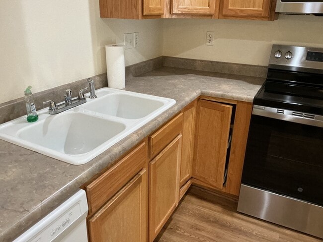 Building Photo - 3330 Apple Blossom Way