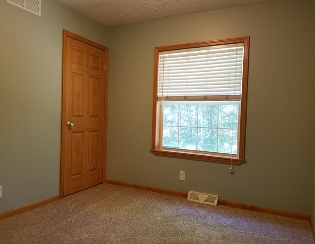Building Photo - 4419 Krys Rd