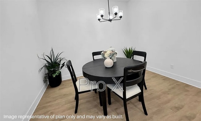 Building Photo - 2431 Longfellow Dr