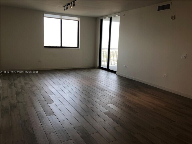 Foto del edificio - 999 SW 1st Ave