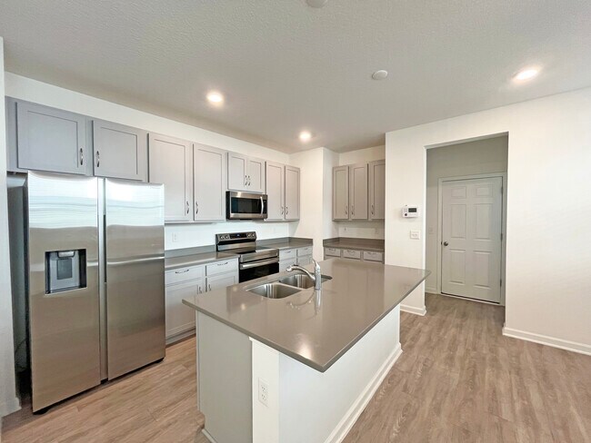 Building Photo - 42 Ridge Lake Rd