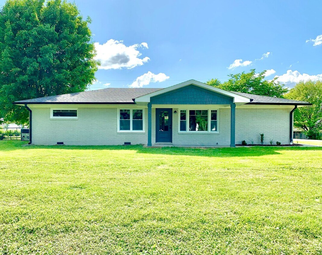 Foto principal - 427 Wayne Dr