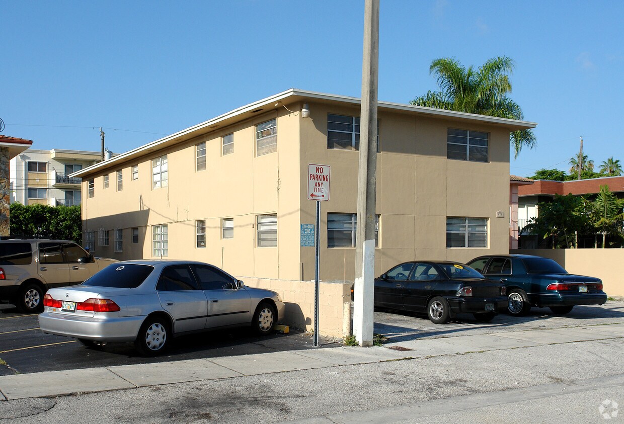 Building Photo - West Brickell Apartments
