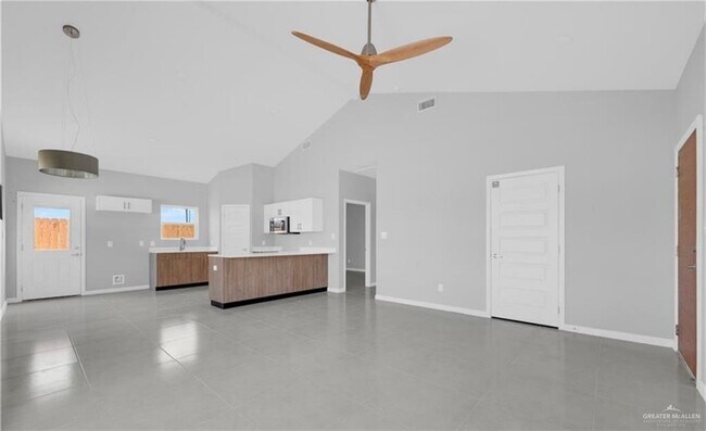 Foto del edificio - 8 Sparrow Rd