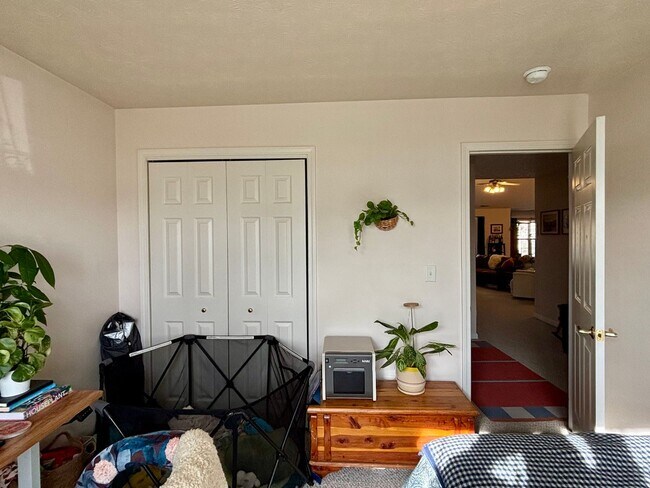 Foto del edificio - 3730 Ellison Dr