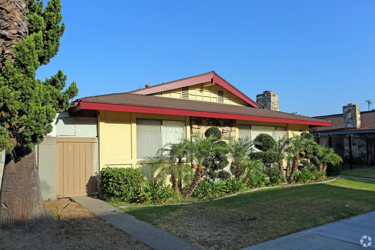 Building Photo - 12131 Adrian St