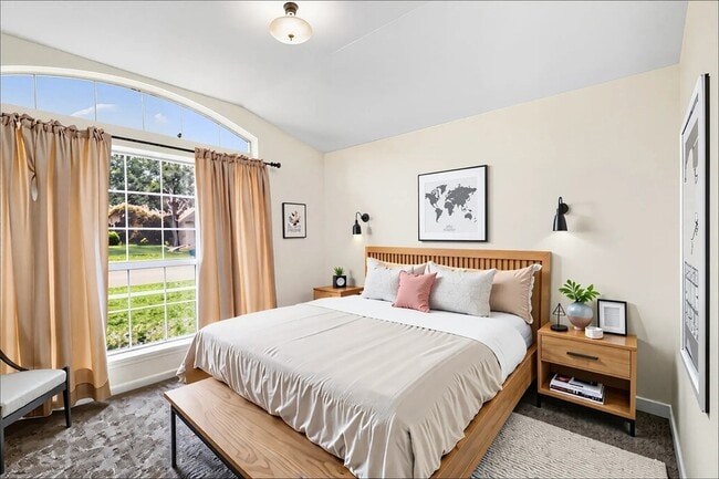 Foto del edificio - 315 Brushy Glen Dr