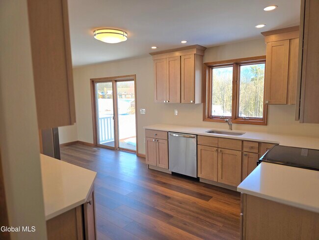 Foto del edificio - 7 Pineview Ct