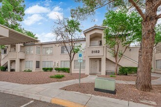 Building Photo - 3182 Tarpon