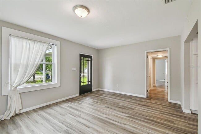 Building Photo - 2709 S Manhattan Ave