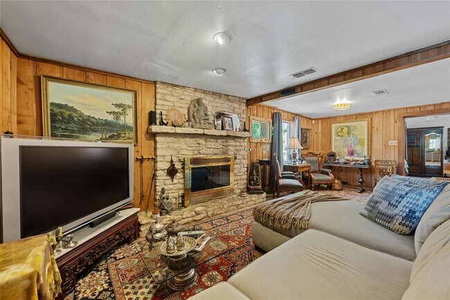 Building Photo - 16020 Pool Canyon Rd
