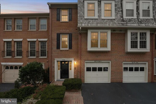 Foto del edificio - 5118 Woodmire Ln