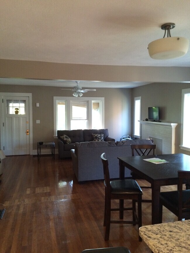 763 Unit A open layout living/dining room - 763 S Aurora St