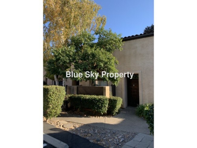 Building Photo - 255 5th St