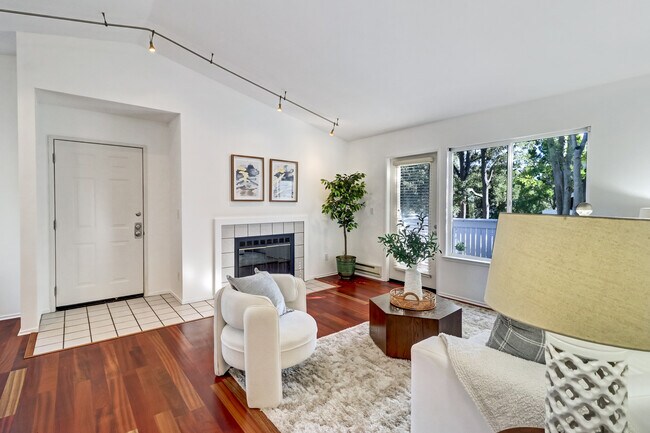 Foto del edificio - 242 Marina Lakes Dr