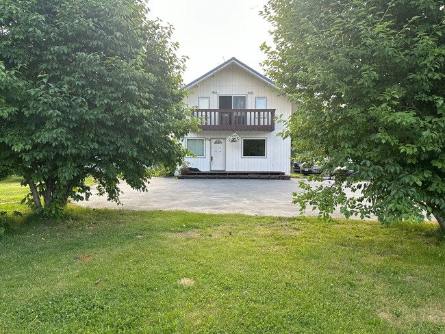 Foto del edificio - Peaceful Lake life living in this cute uni...