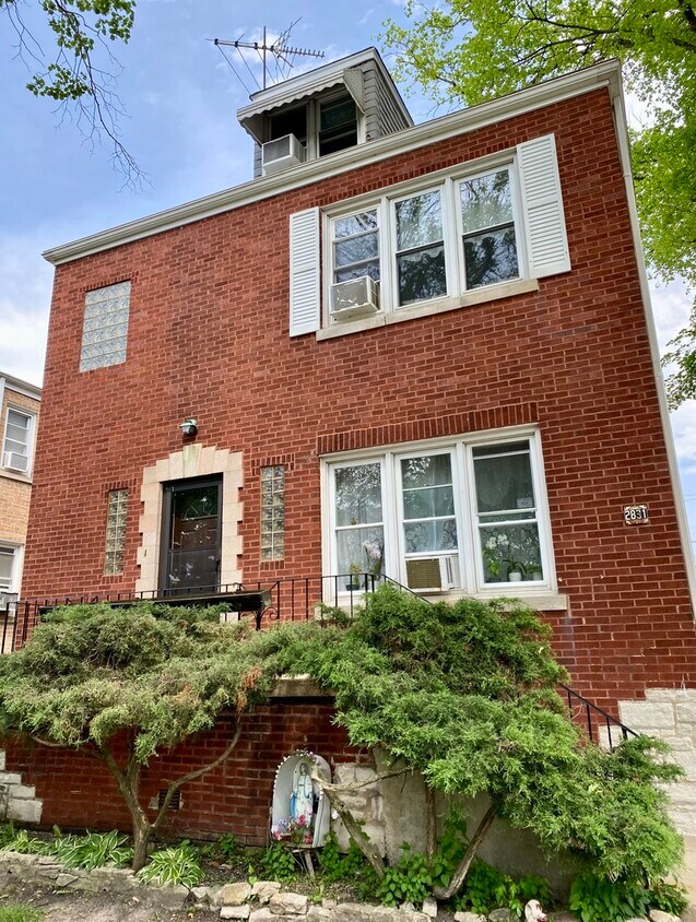 2831 N 75th Ave Unit 2R, Elmwood Park, IL 60707 Condo for Rent in Elmwood Park, IL