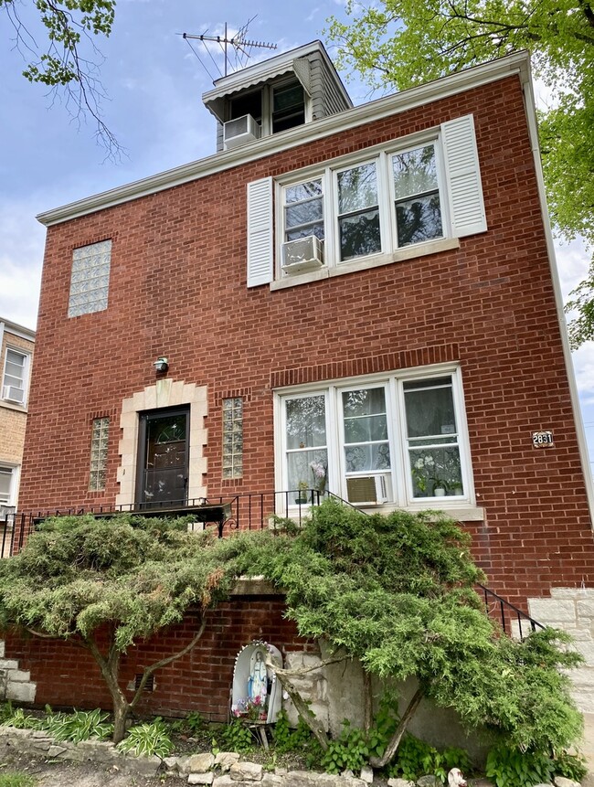 Building Photo - 2831 N 75th Ave