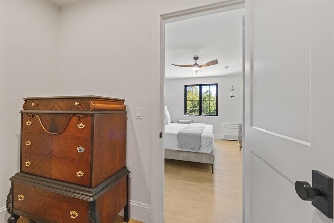 Foto del edificio - 70 Greystone Ln