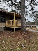 Building Photo - 924 W 49th St