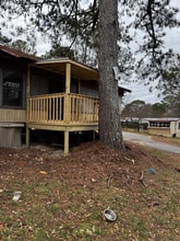 Building Photo - 924 W 49th St