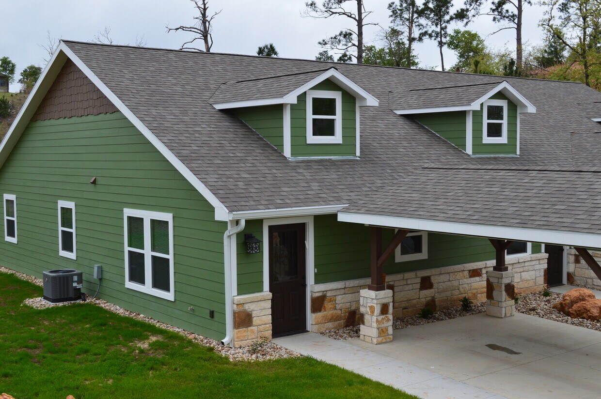 105 Kula Ct, Bastrop, TX 78602 Townhome Rentals in Bastrop TX