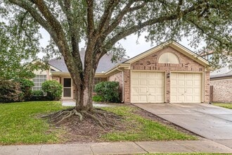 Building Photo - 4431 Duesenberg Dr
