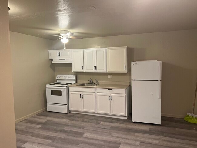Kitchen - 6506 3rd St