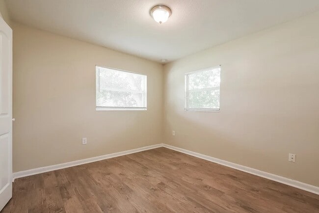 Building Photo - 5918 Tavendale Dr