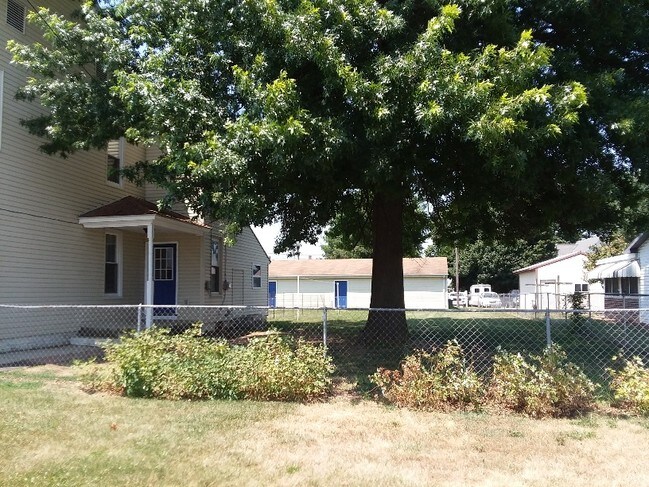 Building Photo - 285 South St