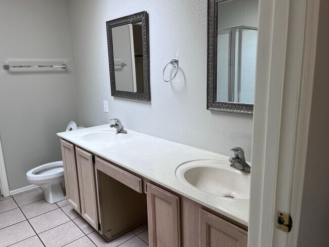 Building Photo - 3 Bed/ 2Bath Single Level Home in Ahwatukee Area