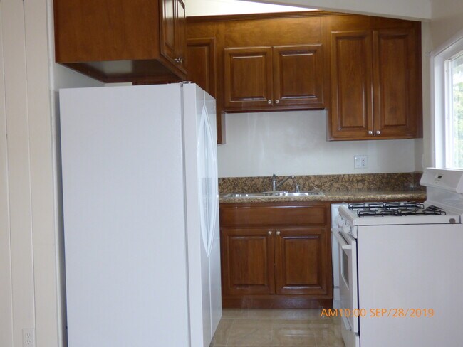 Foto del edificio - 245 1/2 S Church Ln