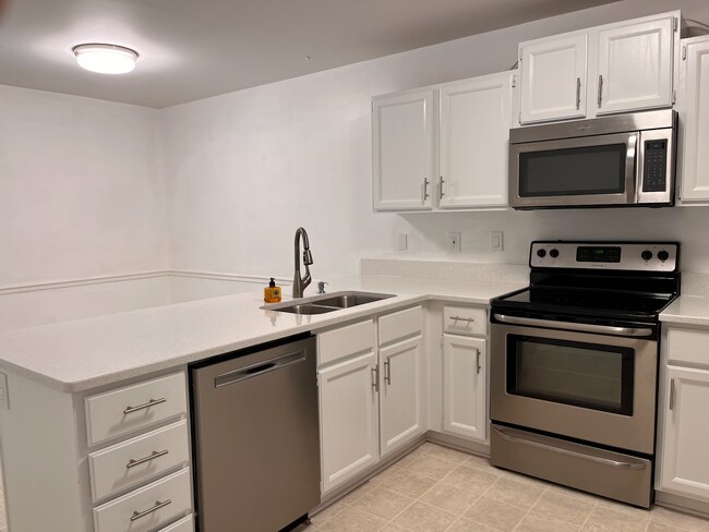 Building Photo - 104 Sparger Springs Ln