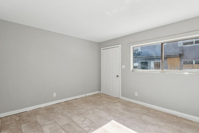 Photo - 1224 W 18th St Apartment