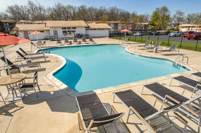 Building Photo - Six Trails Apartments - Saline, MI