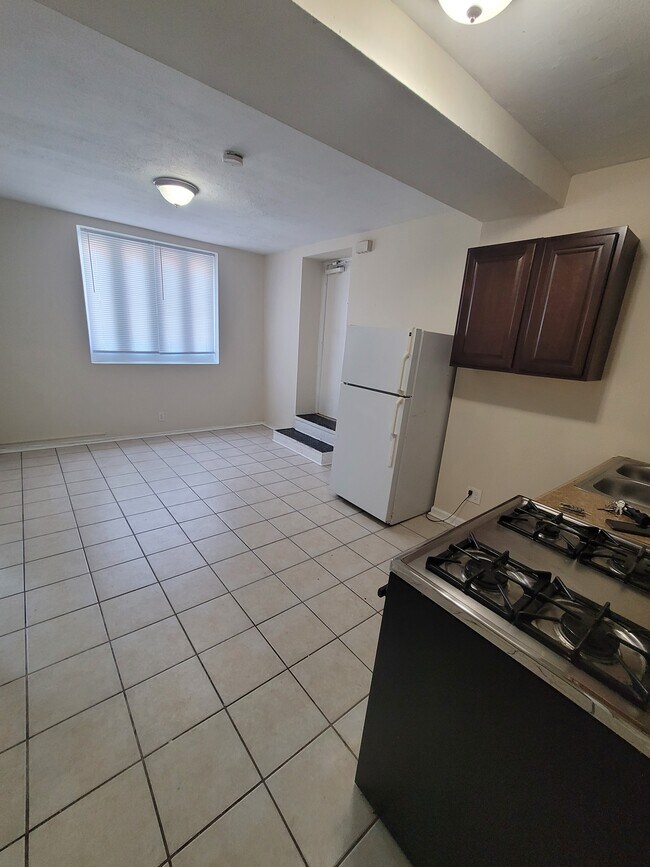 Foto del edificio - 2909 W Cermak Rd